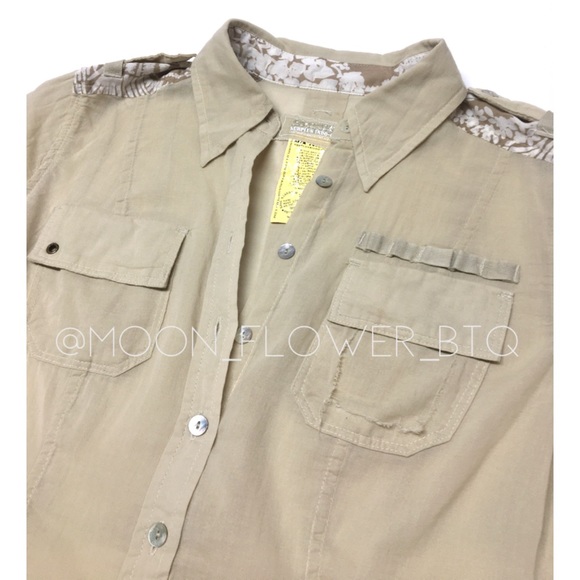 Da-Nang Woven Mastic Button Up Blouse • Tan Floral Trim • Roll Tab Sleeves - Picture 3 of 13